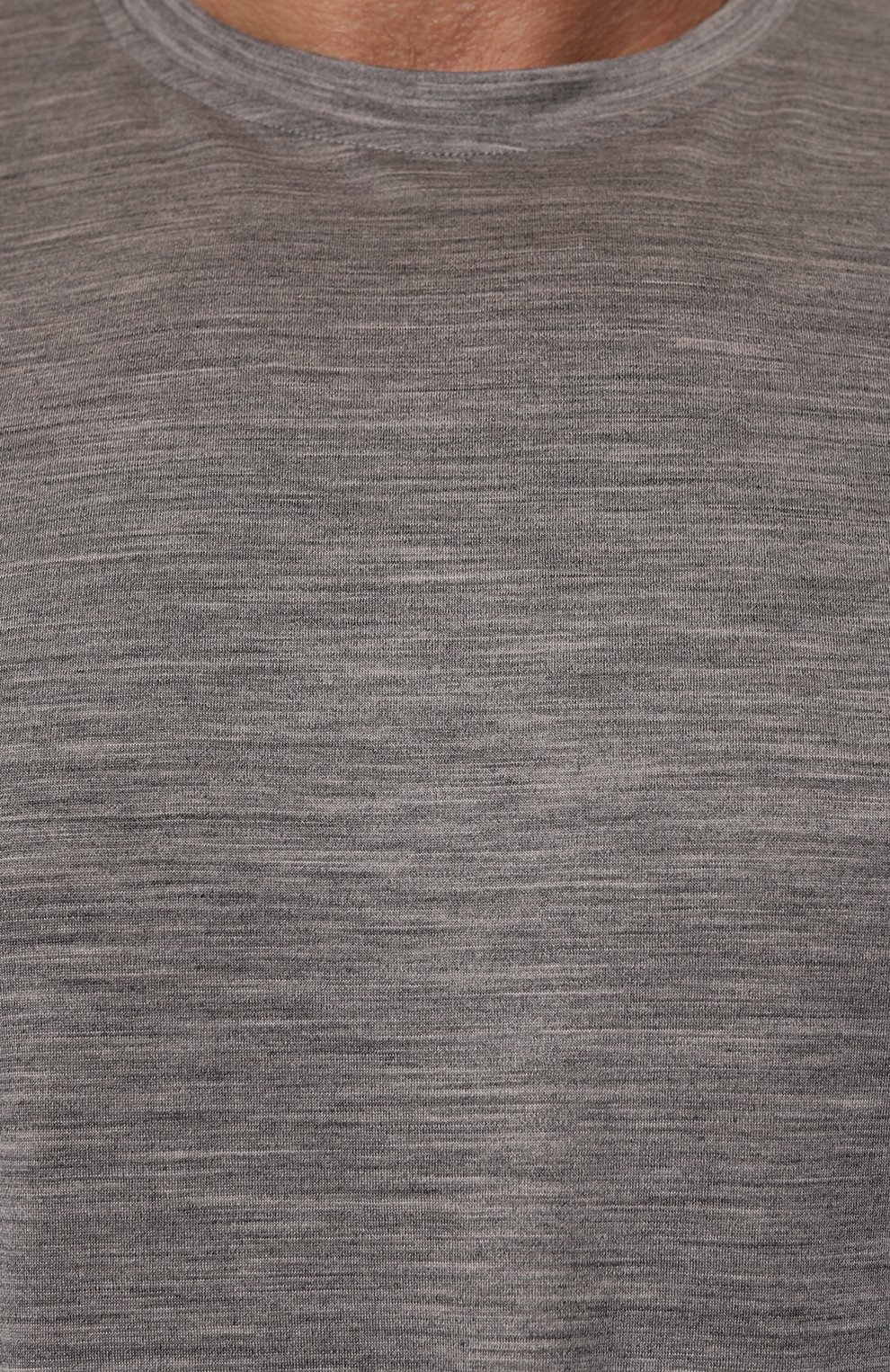 Шерстяная футболка CAPOBIANCO серого цвета по цене 29150 руб., арт. 17M660.JE00./60, фото 5 Шерстяная футболка CAPOBIANCO, арт. 17M660.JE00./60, фото 5