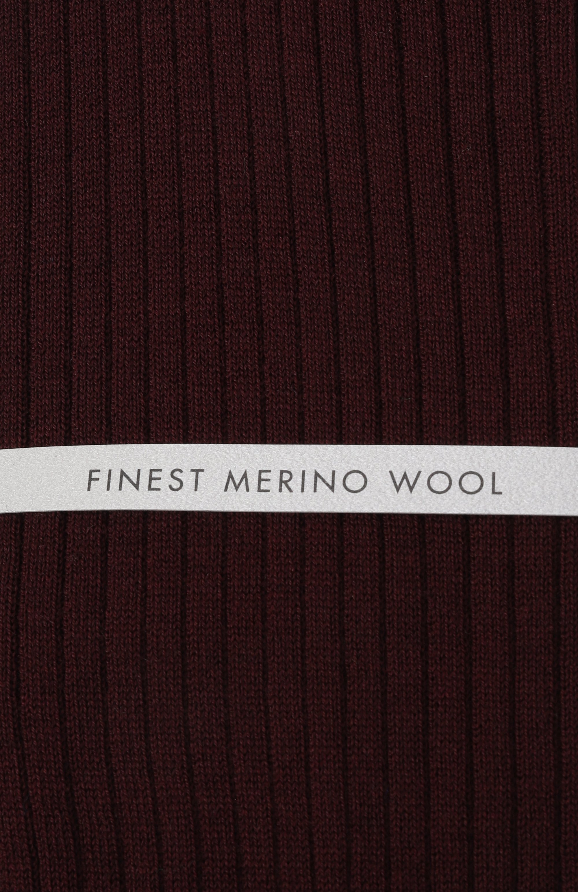 Шерстяные носки FALKE бордового цвета по цене 5590 руб., арт. 14449, фото 2 Шерстяные носки FALKE, арт. 14449, фото 2