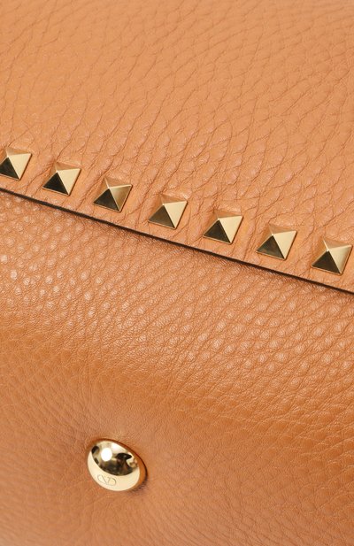 Сумка-тоут rockstud medium VALENTINO светло-коричневого цвета по цене 314500 руб., арт. 5W2B0970/VSF, фото 3 Сумка-тоут rockstud medium VALENTINO, арт. 5W2B0970/VSF, фото 3
