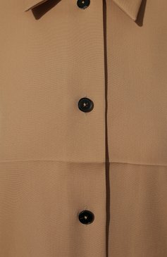 Женская шерстяная рубашка JIL SANDER бежевого цвета, арт. J04DL0004-J40003 | Фото 5 (Материал внешний: Шерсть; Рукава: Длинные; Принт: Без принта; Женское Кросс-КТ: Рубашка-одежда; Длина (для топов): Удлиненные; Материал сплава: Проставлено; Драгоценные камни: Проставлено; Материал подклада: Вискоза; Стили: Кэжуэл)