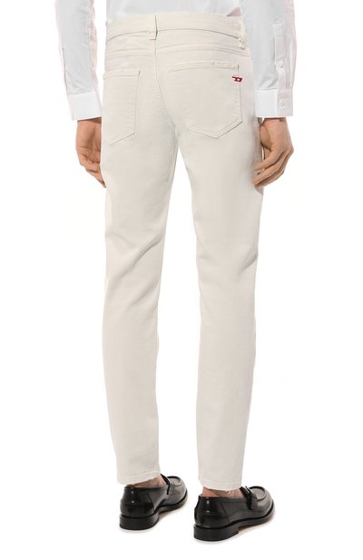 Джинсы DIESEL белого цвета по цене 21050 руб., арт. A03558/09F26, фото 4 Джинсы DIESEL, арт. A03558/09F26, фото 4