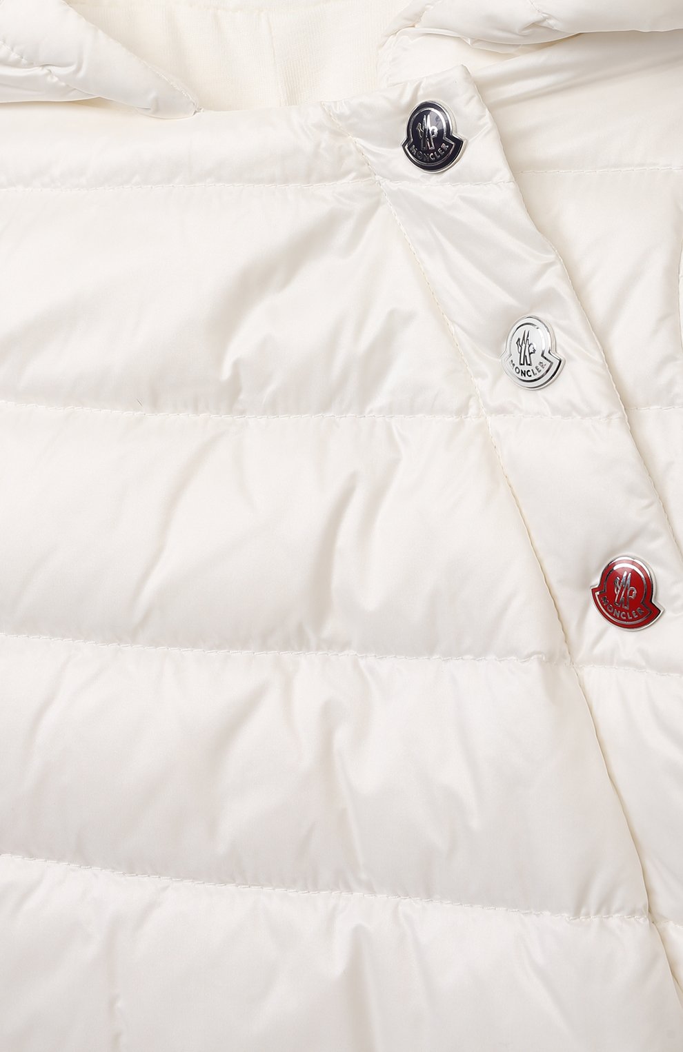 Пуховый комбинезон MONCLER белого цвета по цене 54800 руб., арт. G1-951-1G516-00-53048/3-12M, фото 3 Пуховый комбинезон MONCLER, арт. G1-951-1G516-00-53048/3-12M, фото 3