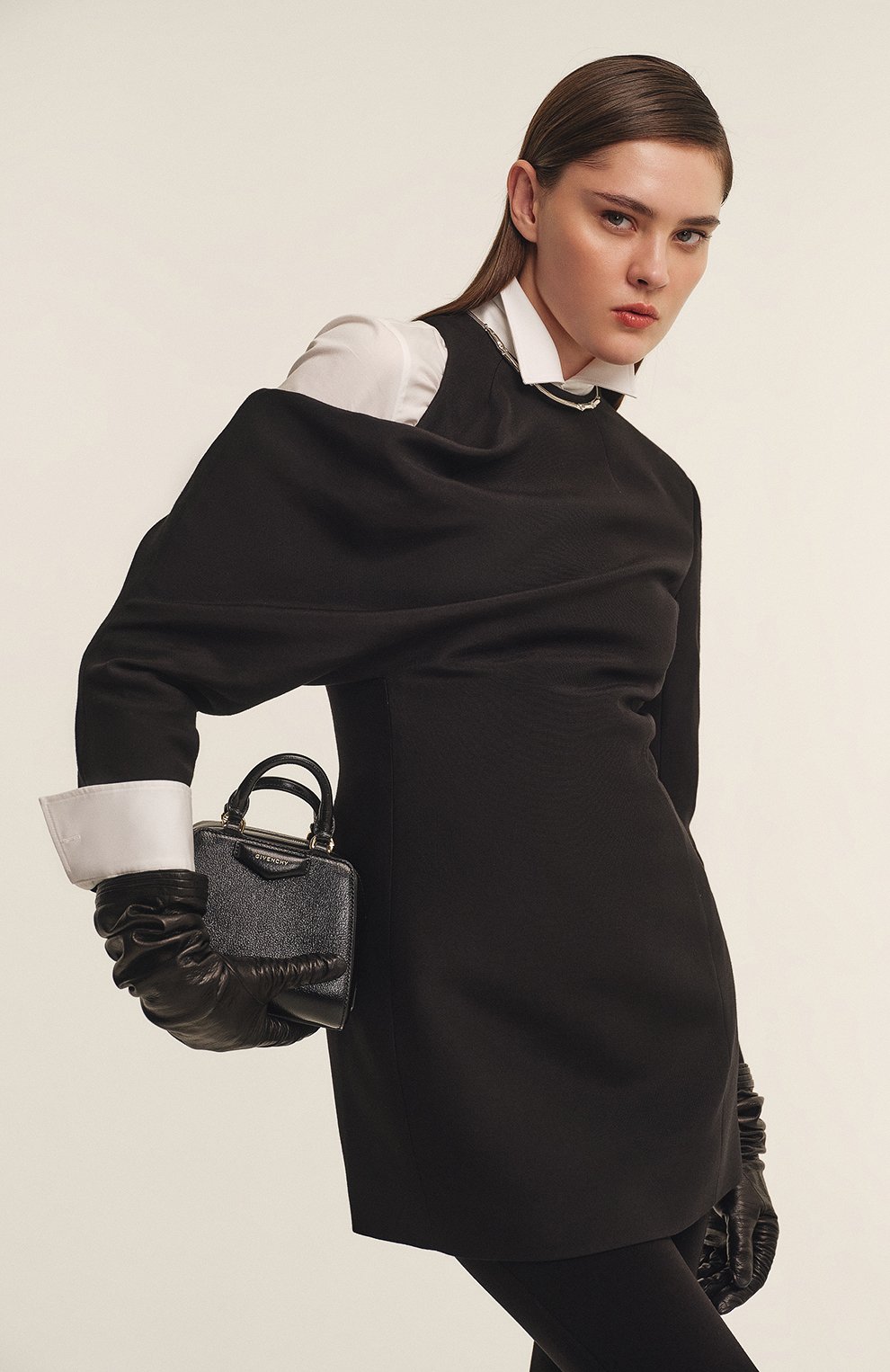 Сумка antigona cube nano GIVENCHY черного цвета по цене 197000 руб., арт. BB50ZUB24B, фото 8 Сумка antigona cube nano GIVENCHY, арт. BB50ZUB24B, фото 8