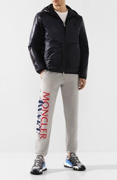 Мужская пуховая куртка 2 moncler 1952 MONCLER GENIUS темно-синего цвета, арт. F1-092-1A508-00-53029 | Фото 2 (Материал внешний: Синтетический материал; Материал утеплителя: Пух и перо; Длина (верхняя одежда): Короткие; Материал подклада: Синтетический материал; Мужское Кросс-КТ: Пуховик-верхняя одежда, Верхняя одежда, Куртка-пуховая; Рукава: Длинные; Кросс-КТ: Куртка; Драгоценные камни: Проставлено; Материал сплава: Проставлено; Стили: Кэжуэл)