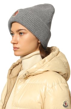 Женская шерстяная шапка MONCLER серого цвета, арт. 3B000-09-M1115 | Фото 2 (Нос: Не проставлено; Материал: Текстиль, Шерсть; Материал сплава: Проставлено)