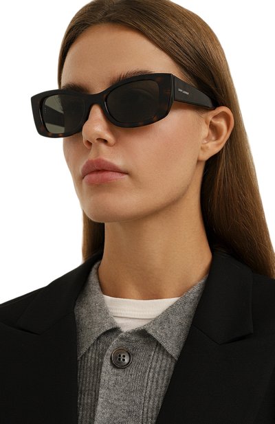 Солнцезащитные очки SAINT LAURENT коричневого цвета по цене 41800 руб., арт. SL 593 002, фото 2 Солнцезащитные очки SAINT LAURENT, арт. SL 593 002, фото 2