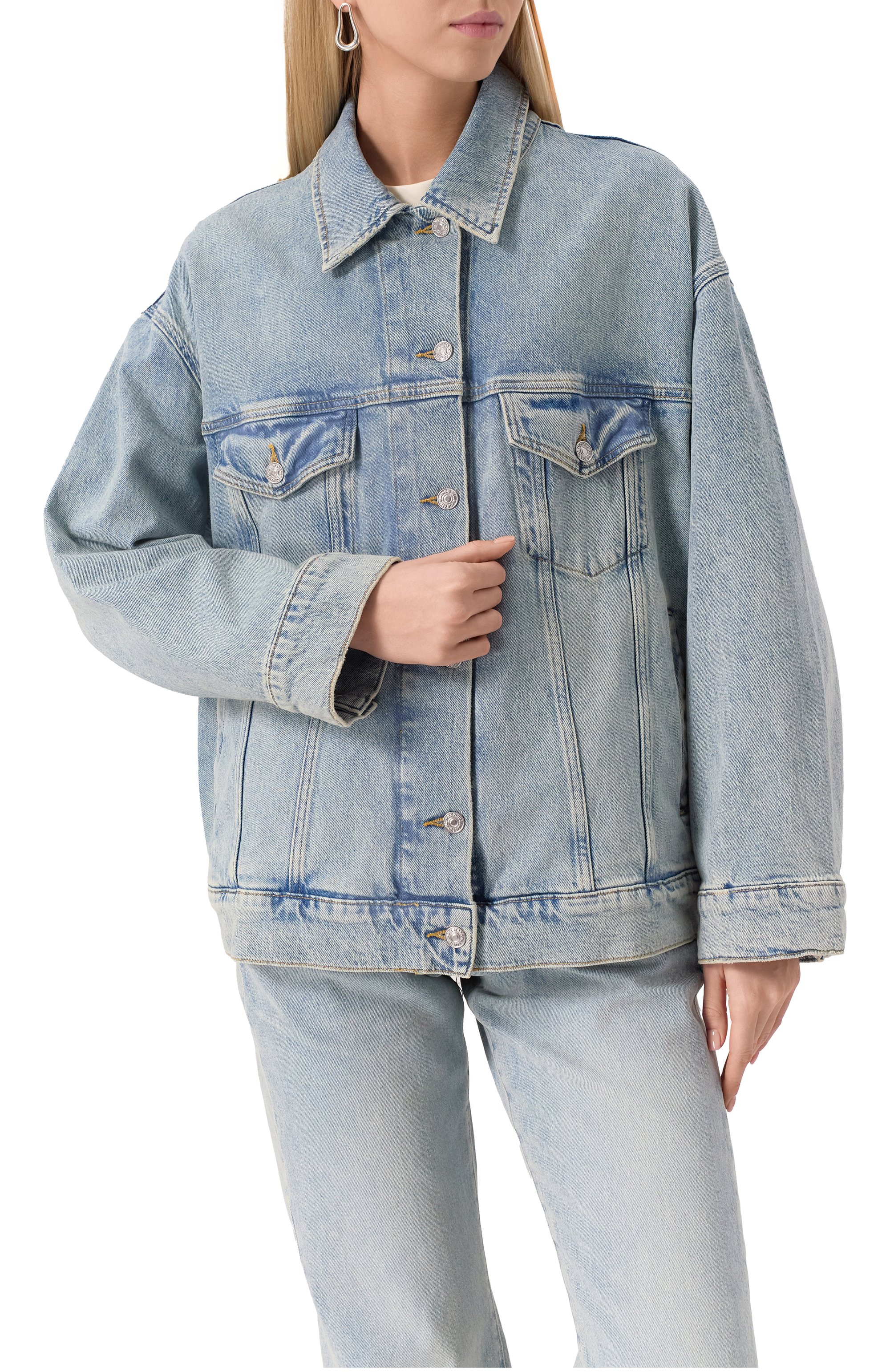 Джинсовая куртка 7 FOR ALL MANKIND голубого цвета по цене 26350 руб., арт. JSCKC650SH, фото 3 Джинсовая куртка 7 FOR ALL MANKIND, арт. JSCKC650SH, фото 3