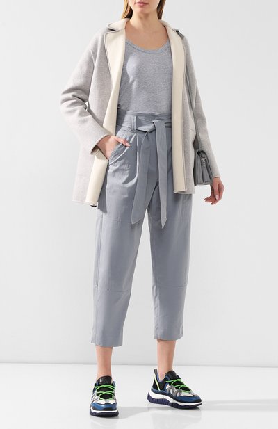 Хлопковые брюки BRUNELLO CUCINELLI голубого цвета по цене 138000 руб., арт. M0F48P7193, фото 2 Хлопковые брюки BRUNELLO CUCINELLI, арт. M0F48P7193, фото 2