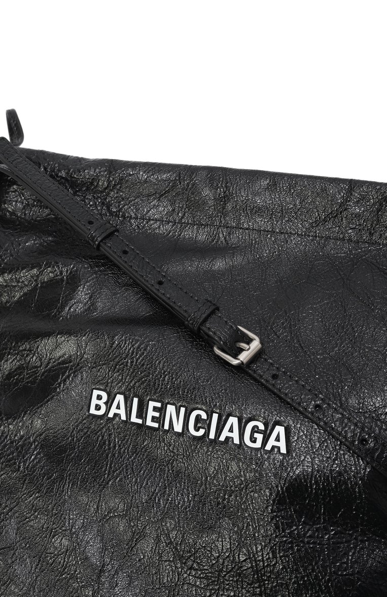 Мужская сумка dust BALENCIAGA черного цвета, арт. 817715/2ABH6 | Фото 3 (Материал: Натуральная кожа; Размер: medium; Ремень/цепочка: На ремешке)