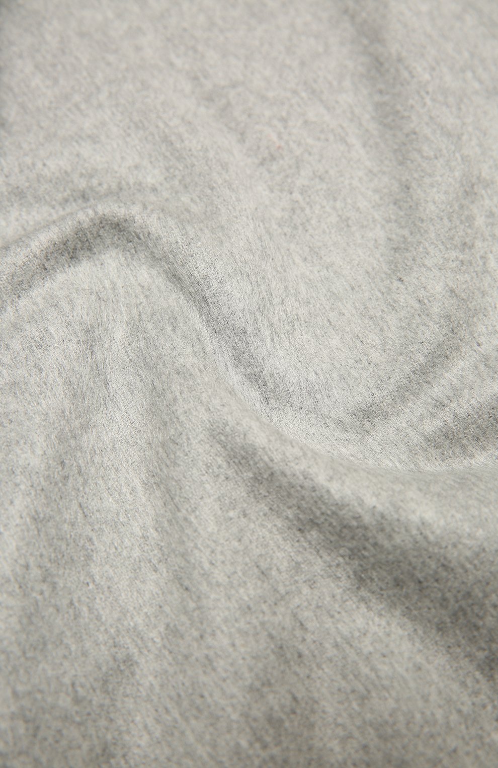 Шелковый плед BRUNELLO CUCINELLI светло-серого цвета по цене 99500 руб., арт. MPAG90133, фото 3 Шелковый плед BRUNELLO CUCINELLI, арт. MPAG90133, фото 3