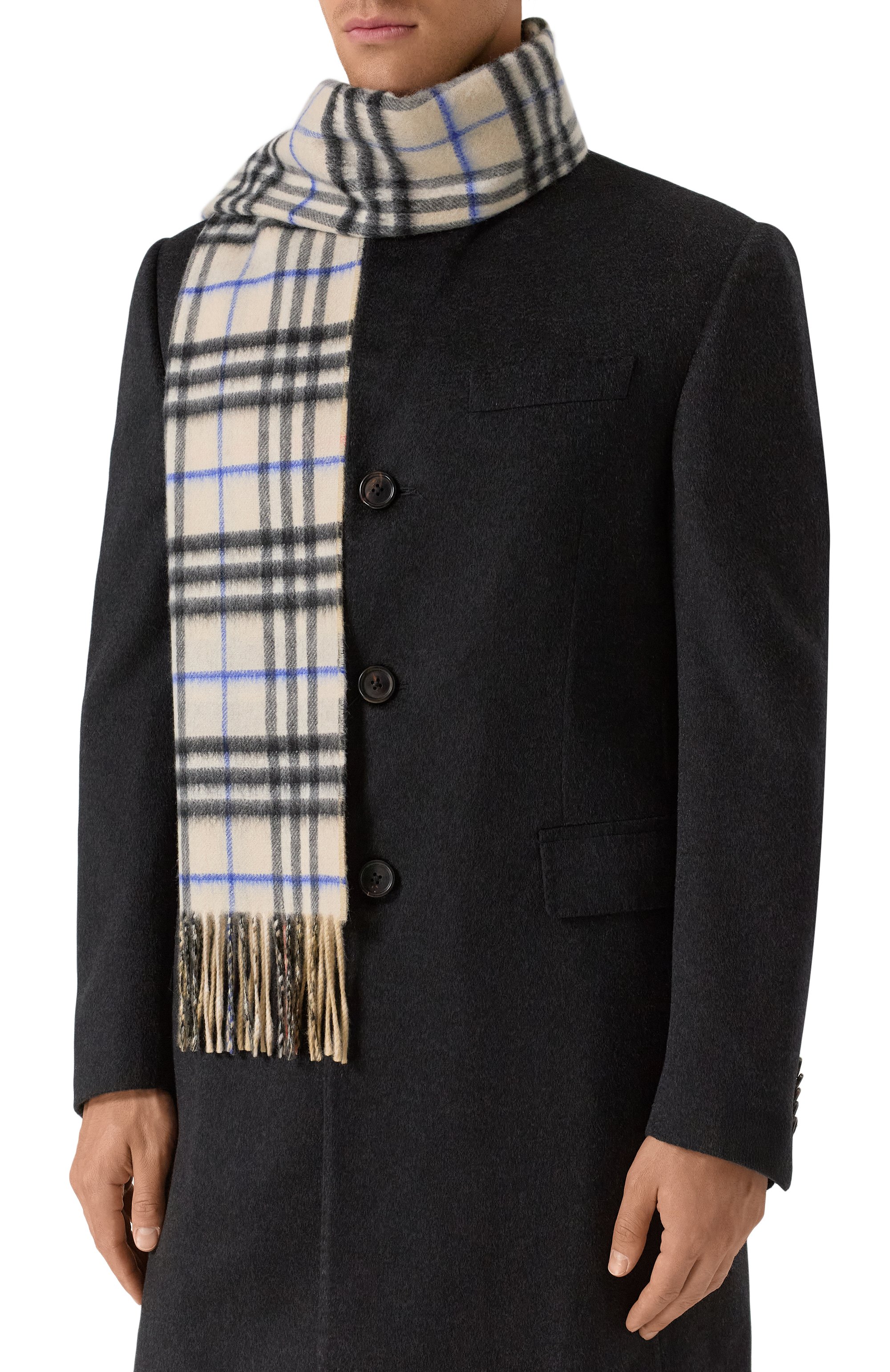 Двусторонний шарф BURBERRY серого цвета по цене 84700 руб., арт. 8090952, фото 2 Двусторонний шарф BURBERRY, арт. 8090952, фото 2