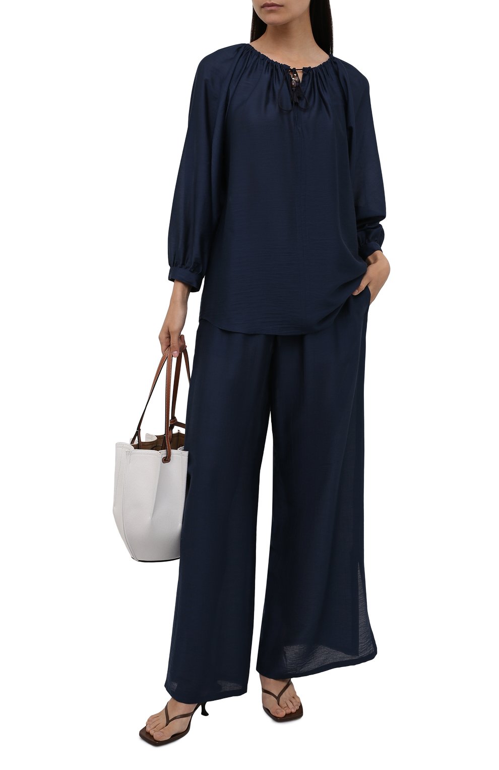 Костюм WEEKEND MAX MARA темно-синего цвета по цене 58120 руб., арт. FAREA 31910118-GREENH 31310118, фото 1 Костюм WEEKEND MAX MARA, арт. FAREA 31910118-GREENH 31310118, фото 1