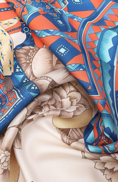 Шелковый платок FERRAGAMO голубого цвета по цене 59150 руб., арт. 310233/790, фото 3 Шелковый платок FERRAGAMO, арт. 310233/790, фото 3