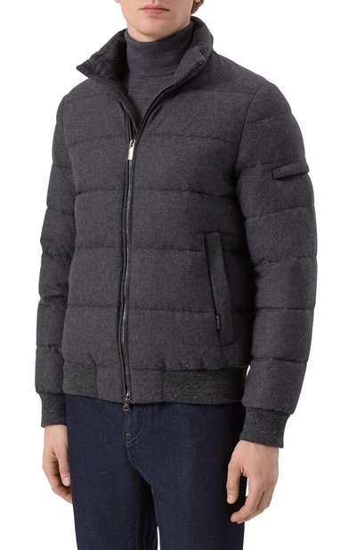 Пуховый бомбер HETREGO темно-серого цвета по цене 106500 руб., арт. 8P521/LE0NARD, фото 3 Пуховый бомбер HETREGO, арт. 8P521/LE0NARD, фото 3