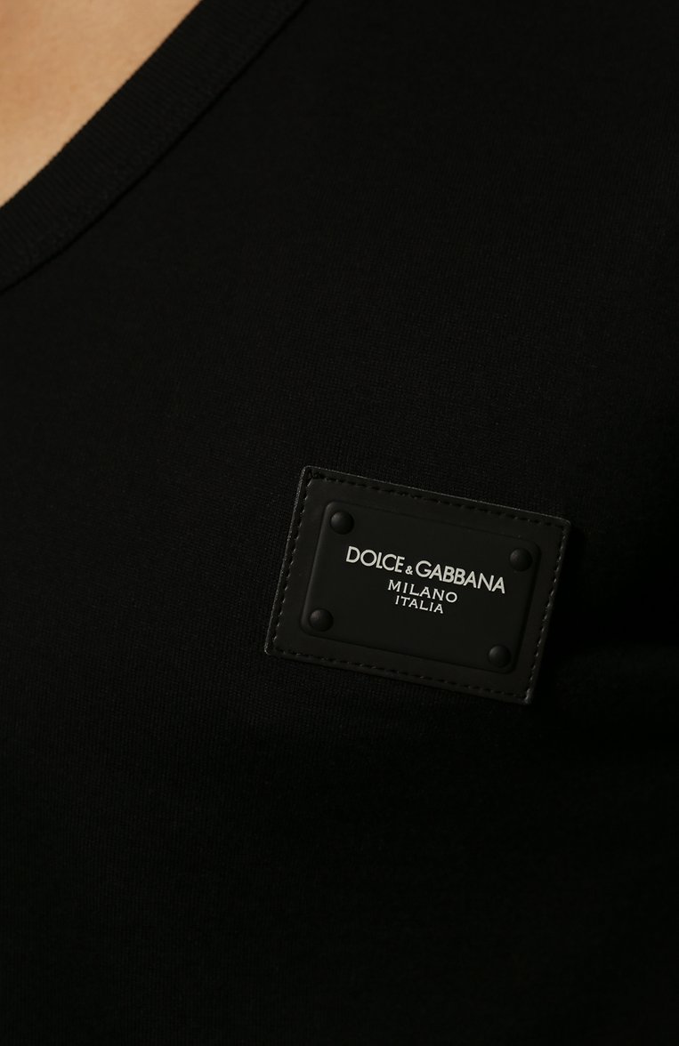 Мужская хлопковая футболка DOLCE & GABBANA черного цвета, арт. G8I03T/FU7EQ | Фото 5 (Рукава: Короткие; Мужское Кросс-КТ: Футболка-одежда; Материал внешний: Хлопок; Принт: Без принта; Стили: Кэжуэл; Статус проверки: Проверена �категория; Длина (для топов): Стандартные; Ювелирные украшения: Назначено; Кросс-КТ: Джерси; Автоматизация состава: Проставлено; Автоматизация ТО: Проставлено; Детали: Без декора)