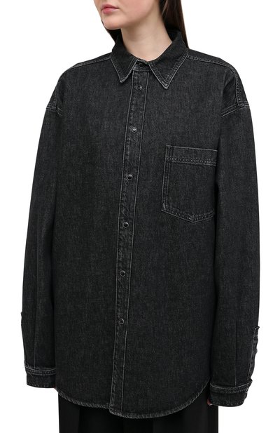 Джинсовая рубашка VETEMENTS черного цвета по цене 145500 руб., арт. UAH21SH043 2801/W, фото 3 Джинсовая рубашка VETEMENTS, арт. UAH21SH043 2801/W, фото 3