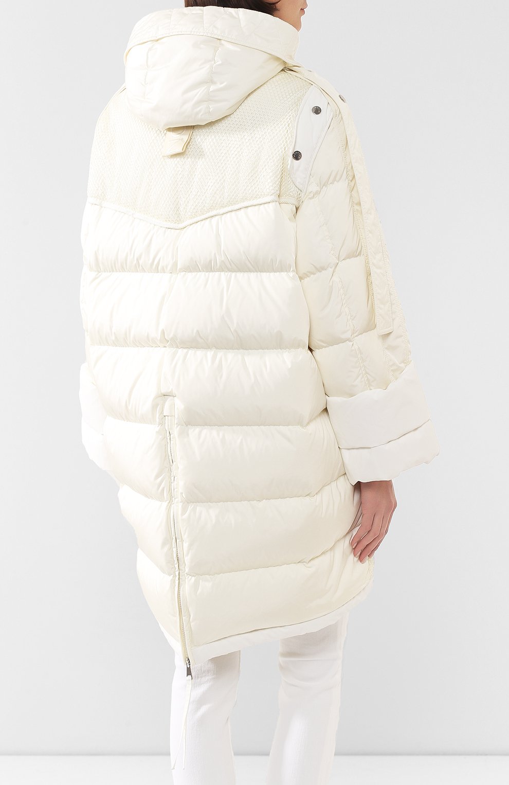 Пуховик 2 moncler 1952 x valextra MONCLER GENIUS белого цвета по цене 155000 руб., арт. E2-093-49892-80-C0122, фото 4 Пуховик 2 moncler 1952 x valextra MONCLER GENIUS, арт. E2-093-49892-80-C0122, фото 4