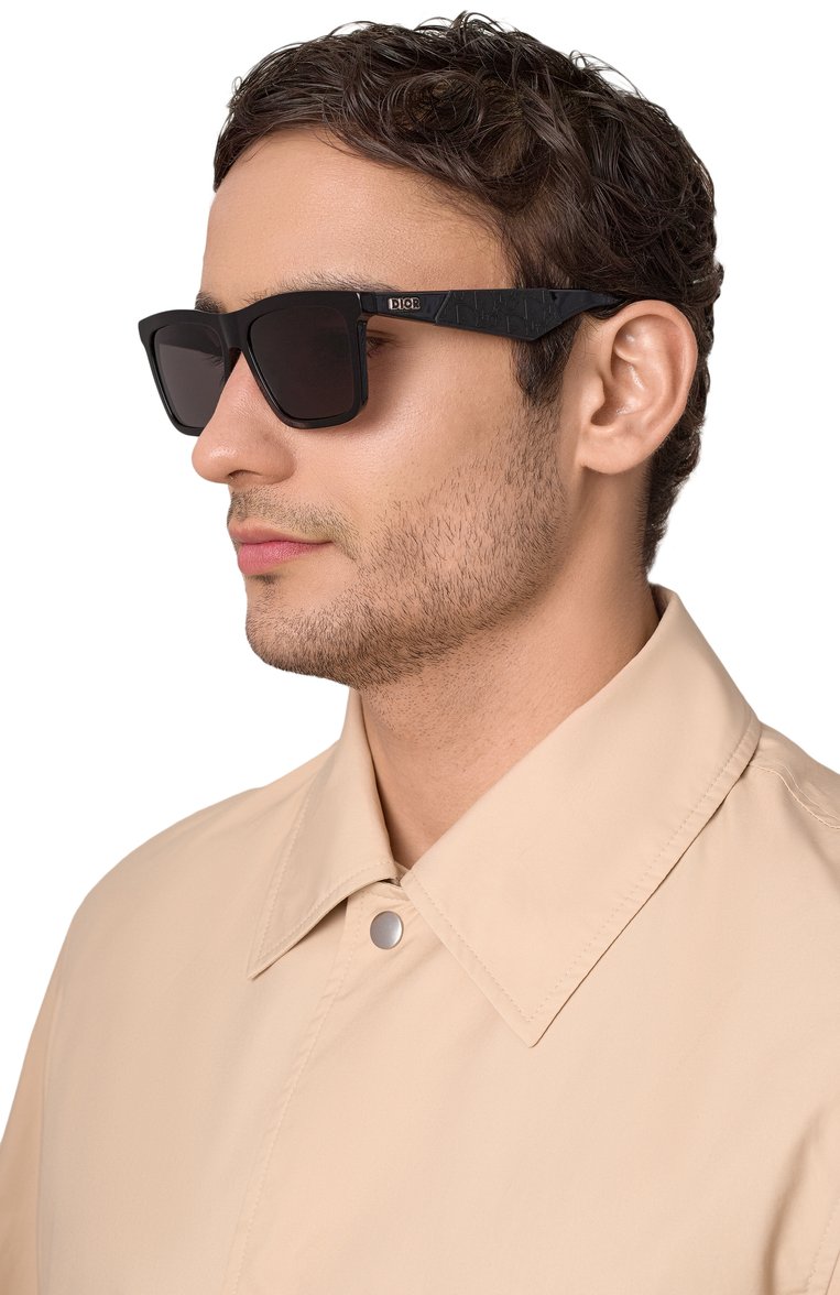 Женские солнцезащитные очки DIOR EYEWEAR �черного цвета, арт. DI0RB27 S1I 10A0 | Фото 2 (Региональные ограничения белый список (Axapta Mercury): Не проставлено; Нос: Не проставлено; Тип очков: С/з; Материал: Пластик; Очки форма: Прямоугольные; Оптика Гендер: оптика-мужское)