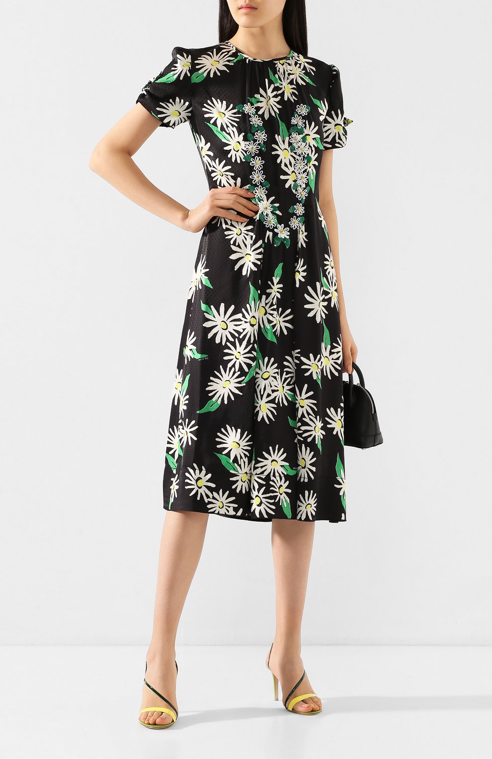 Платье из вискозы MARC JACOBS (THE) черного цвета по цене 79250 руб., арт. V5000010, фото 2 Платье из вискозы MARC JACOBS (THE), арт. V5000010, фото 2