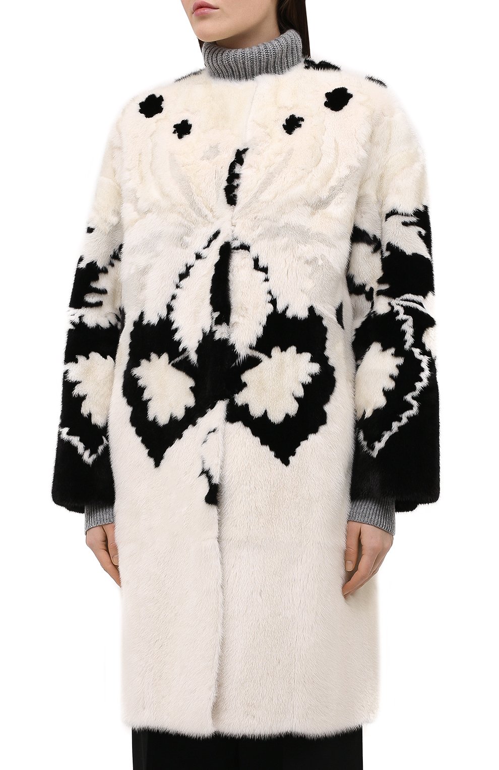Шуба из меха норки VALENTINO черно-белого цвета по цене 3740000 руб., арт. VF3FAM421CF, фото 3 Шуба из меха норки VALENTINO, арт. VF3FAM421CF, фото 3