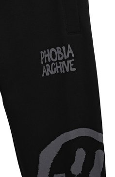 Детские хлопковые джоггеры PHOBIA ARCHIVE черного цвета, арт. PHK00691 | Фото 3 (Материал сплава: Проставлено; Материал внешний: Хлопок; Нос: Не проставлено; Мальчики Кросс-КТ: Брюки-спорт, Джоггеры-одежда; Ростовка одежда: 6 лет | 116 см, 12 лет | 152 см, 13 - 15 лет | 158 см, 16 лет | 164 см, 4 года | 104 см, 8 лет | 128 см, 10 - 11 лет | 140 - 146см)