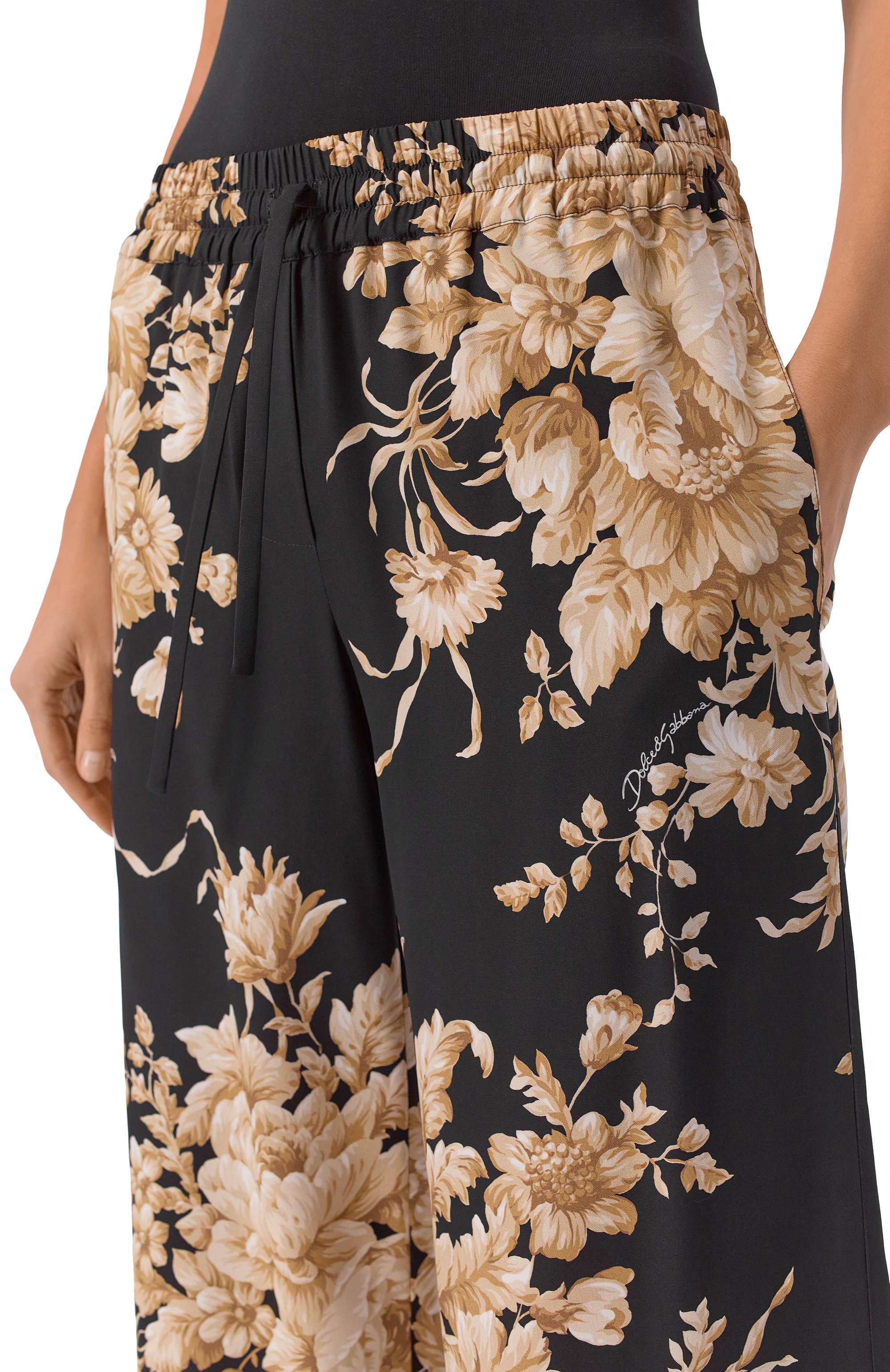 Шелковые брюки DOLCE & GABBANA черного цвета по цене 218000 руб., арт. FTC12T/FSA7Y, фото 5 Шелковые брюки DOLCE & GABBANA, арт. FTC12T/FSA7Y, фото 5