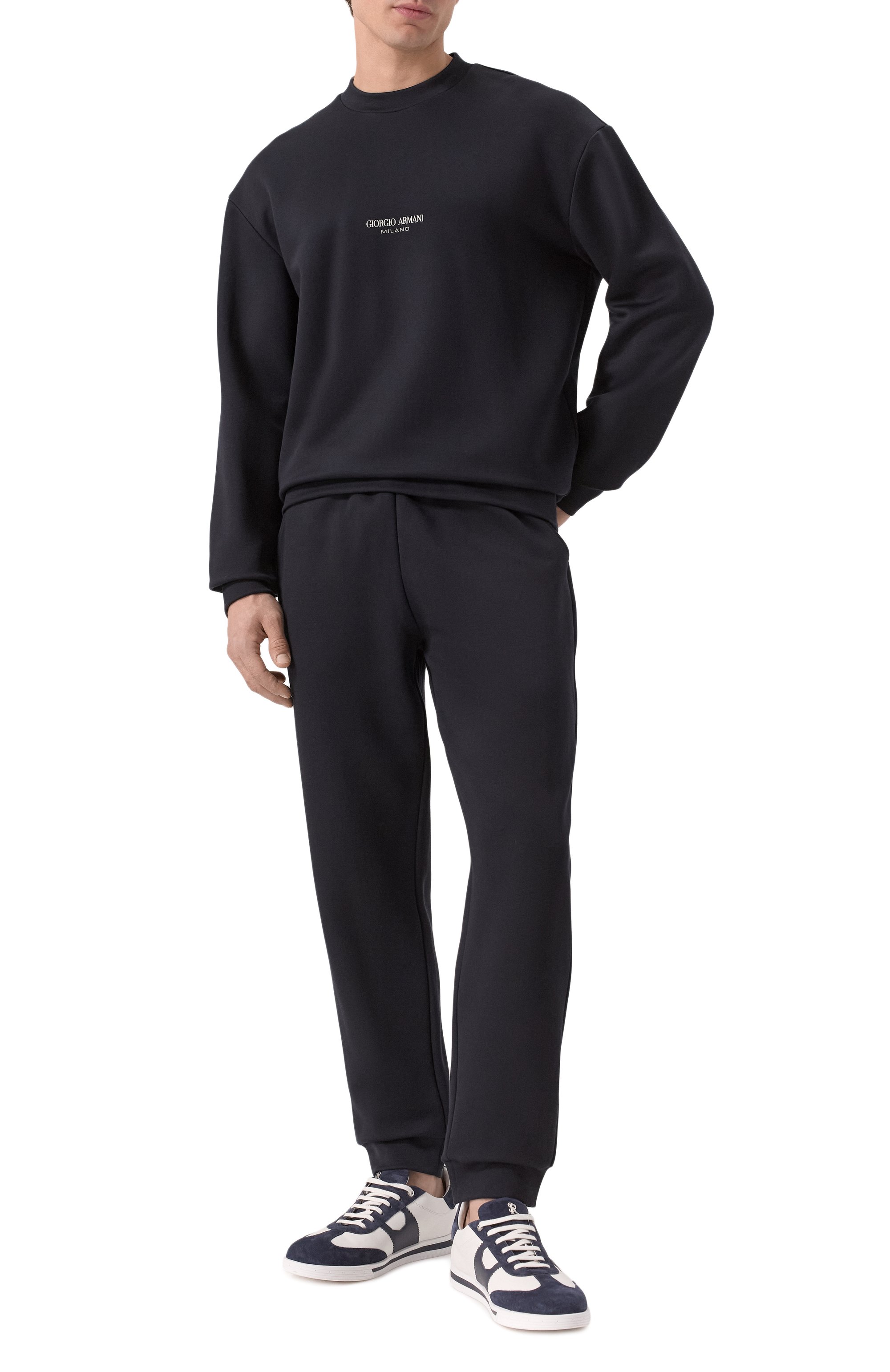 Джоггеры GIORGIO ARMANI темно-синего цвета по цене 87550 руб., арт. GM001531/TE10668, фото 2 Джоггеры GIORGIO ARMANI, арт. GM001531/TE10668, фото 2