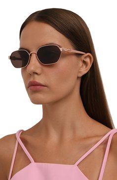 Женские солнцезащитные очки GUCCI коричневого цвета, арт. GG1593S 003 | Фото 2 (Региональные ограничения белый список (Axapta Mercury): Не проставлено; Нос: Не проставлено; Материал: Металл; Тип очков: С/з; Оптика Гендер: оптика-женское)