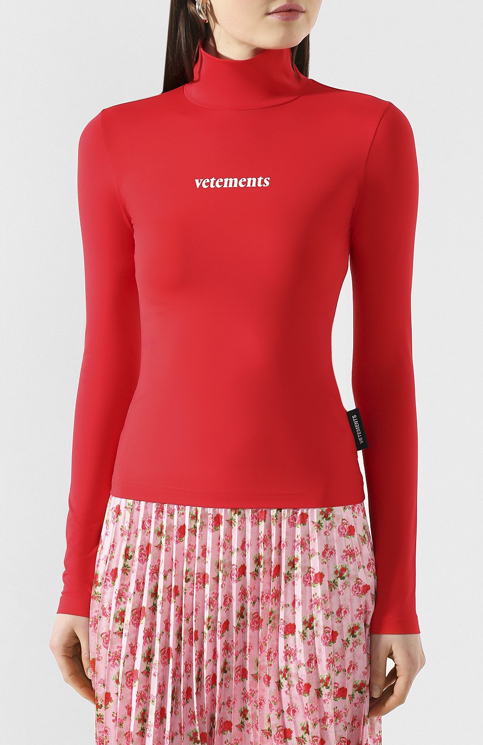 Водолазка VETEMENTS красного цвета по цене 39950 руб., арт. SS20T0001 1350/W/RED, фото 3 Водолазка VETEMENTS, арт. SS20T0001 1350/W/RED, фото 3