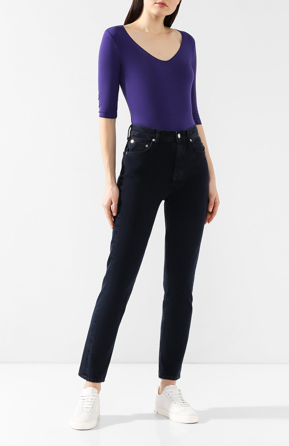 Топ из вискозы EMPORIO ARMANI синего цвета по цене 21300 руб., арт. 8N2M6B/2J85Z, фото 2 Топ из вискозы EMPORIO ARMANI, арт. 8N2M6B/2J85Z, фото 2