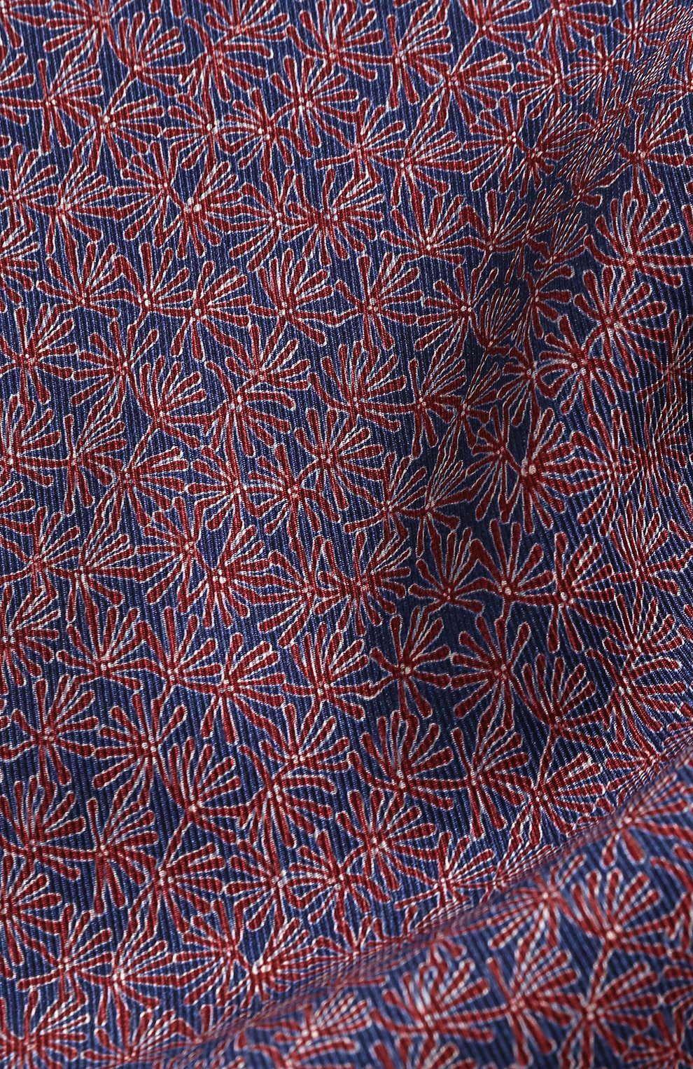 Шелковый платок CORNELIANI бордового цвета по цене 5175 руб., арт. 00UF44-0020490/00, фото 2 Шелковый платок CORNELIANI, арт. 00UF44-0020490/00, фото 2