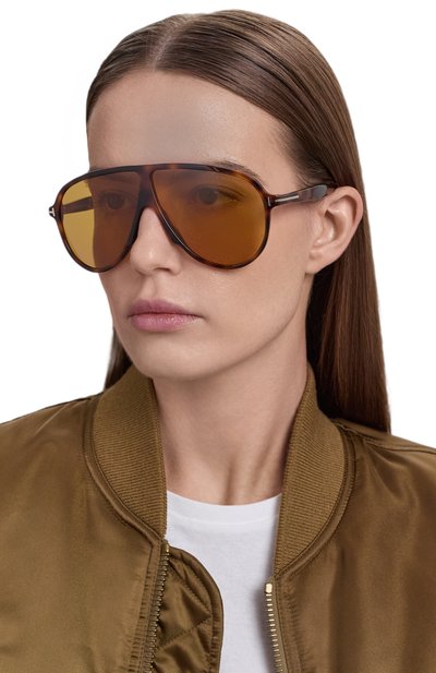 Солнцезащитные очки TOM FORD желтого цвета по цене 49500 руб., арт. TF1211 53E, фото 3 Солнцезащитные очки TOM FORD, арт. TF1211 53E, фото 3