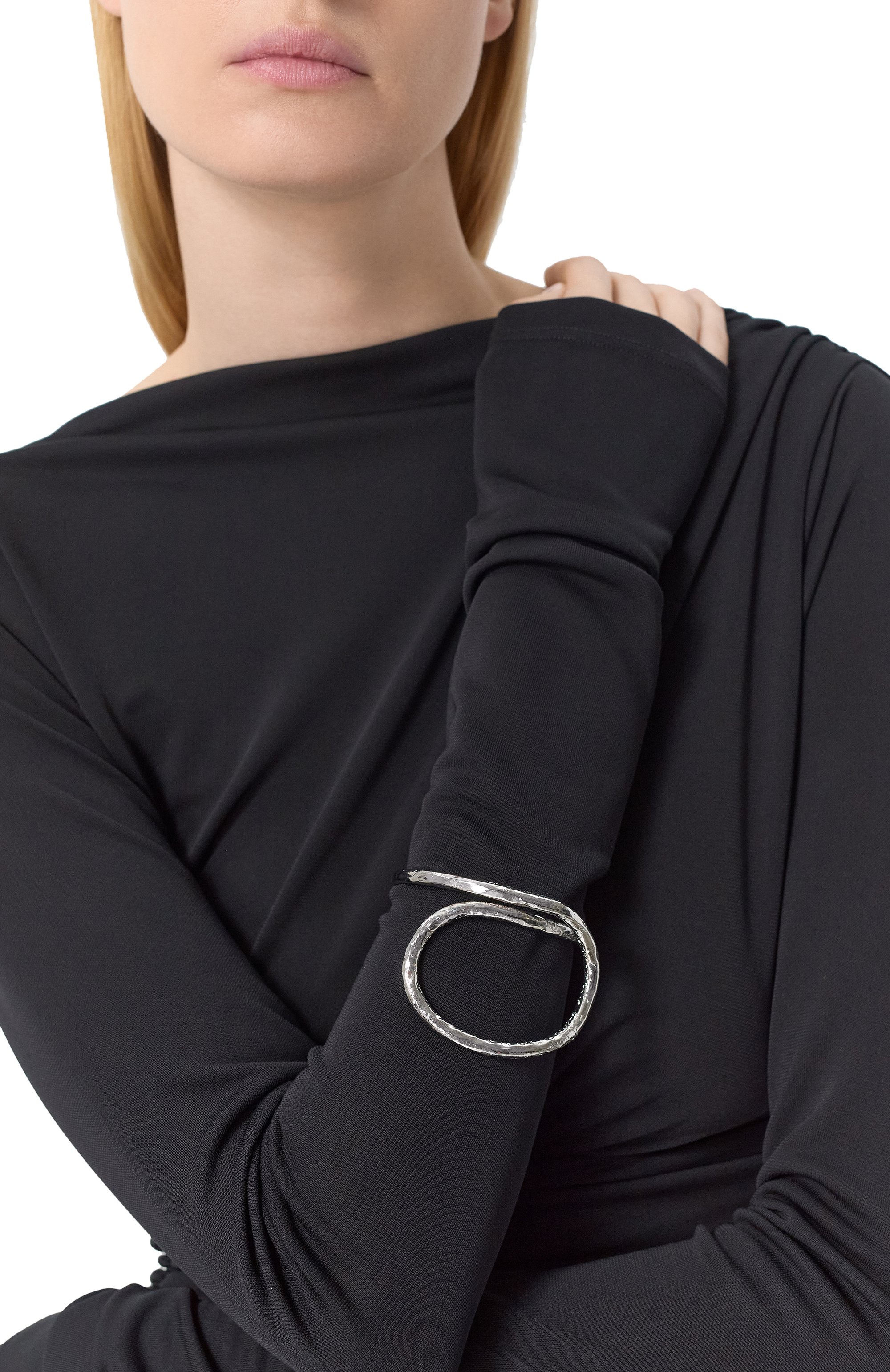 Браслет serpent SEVENWORLDS серебряного цвета по цене 36500 руб., арт. SW209/2, фото 2 Браслет serpent SEVENWORLDS, арт. SW209/2, фото 2