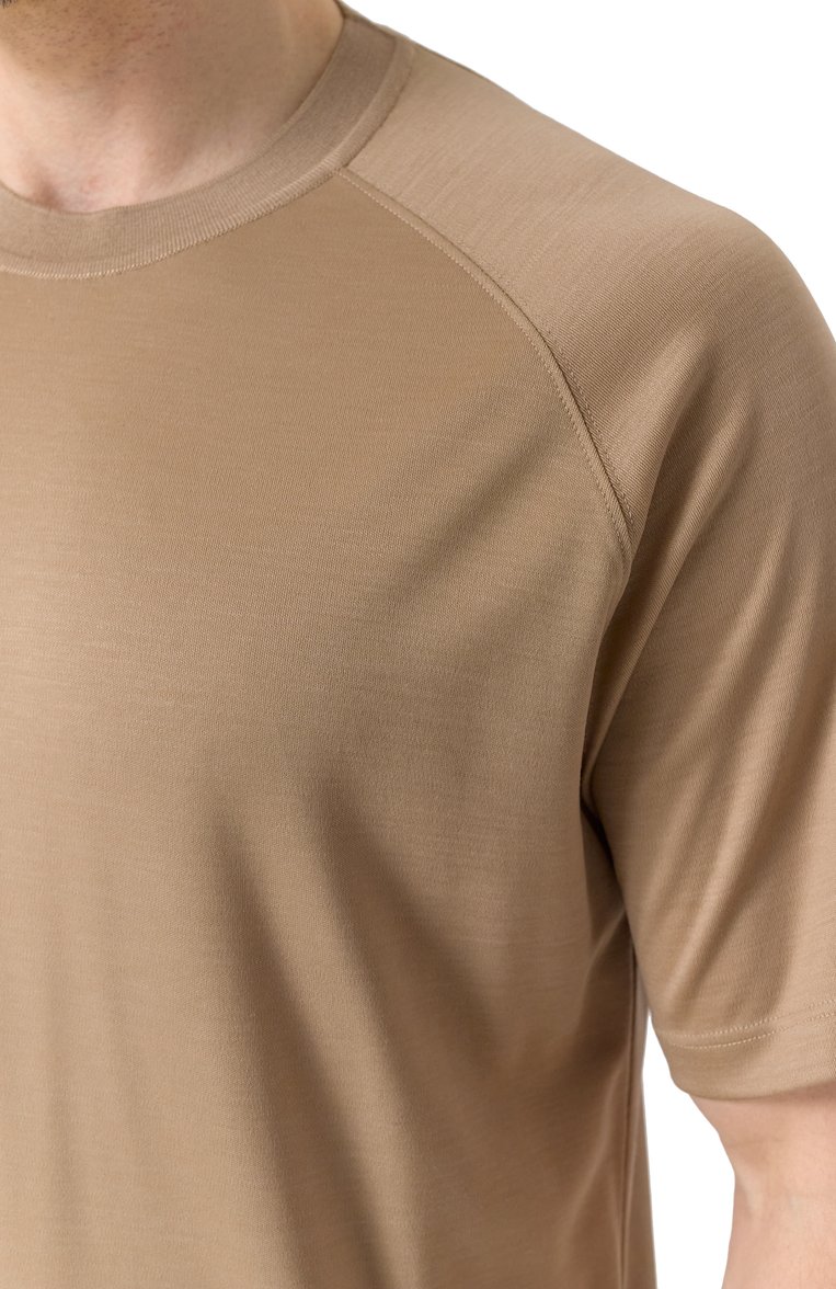 Мужская шерстяная футболка ZEGNA бежевого цвета, арт. FCT706/UF328A9 | Фото 5 (Рукава: Короткие; Материал внешний: Шерсть; Длина (для топов): Стандартные; Пр�инт: Без принта; Мужское Кросс-КТ: Футболка-одежда; Стили: Кэжуэл; Автоматизация состава: Проставлено; Детали: Без декора; Автоматизация ТО: Проставлено)