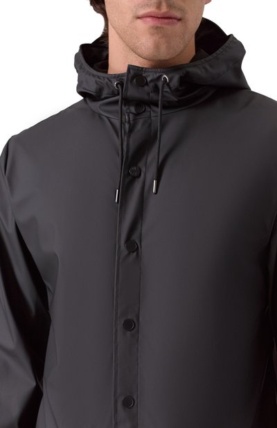 Плащ RAINS черного цвета по цене 11950 руб., арт. RA12010, фото 5 Плащ RAINS, арт. RA12010, фото 5