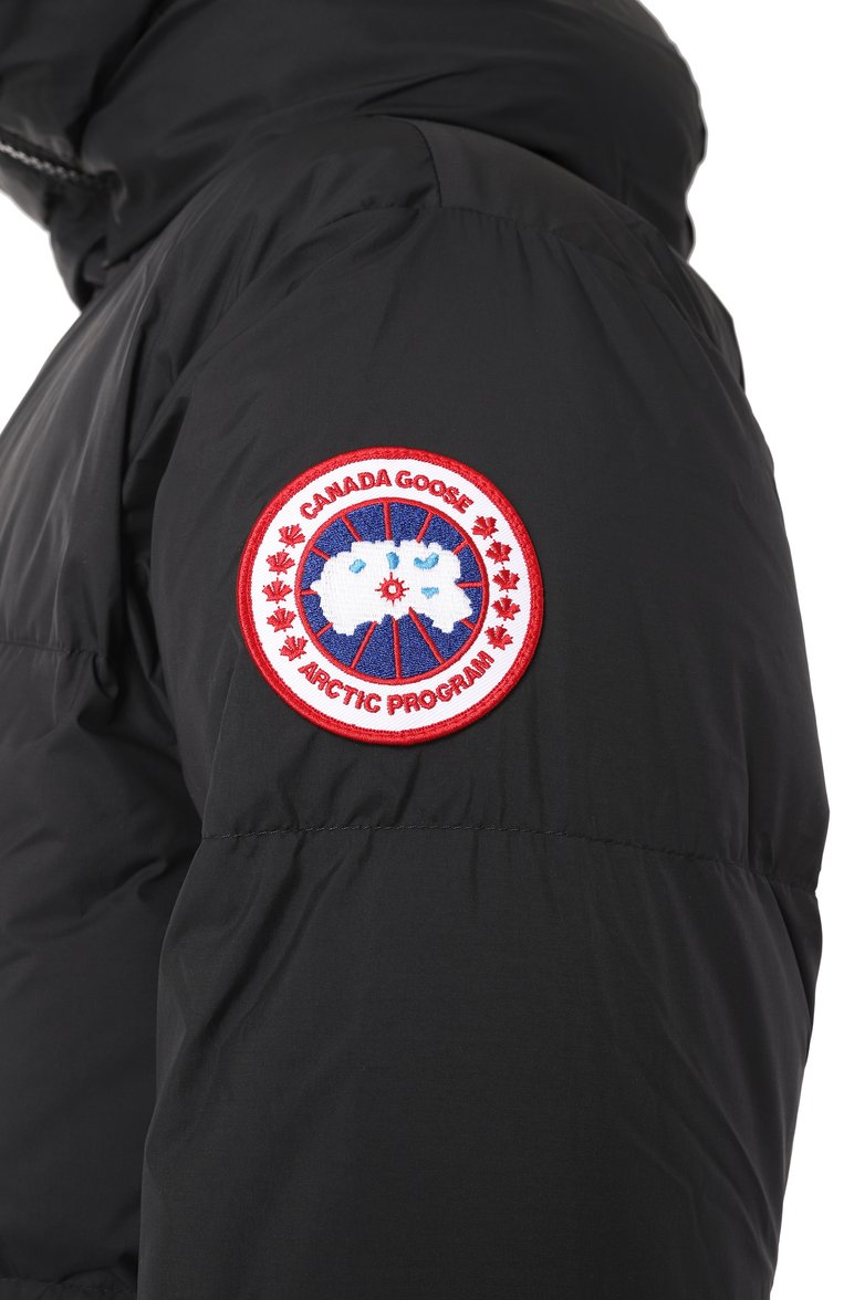 Мужская пуховик lawrence CANADA GOOSE черного цвета, арт. 2800M | Фото 6 (Рукава: Длинные; Материал подклада: Синтетический материал; Материал утеплителя: Пух и перо; Длина (верхняя одежда): До колена; Мужское Кросс-КТ: пуховик-длинный; Стили: Кэжуэл; Материал внешний: Синтетический материал)