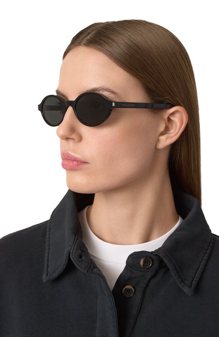Женские солнцезащитные очки SAINT LAURENT черного цвета, арт. SL 751 JEANNE 001 | Фото 2 (Нос: Не проставлено; Тип очков: С/з; Региональные ограничения белый список (Axapta Mercury): Не проставлено)
