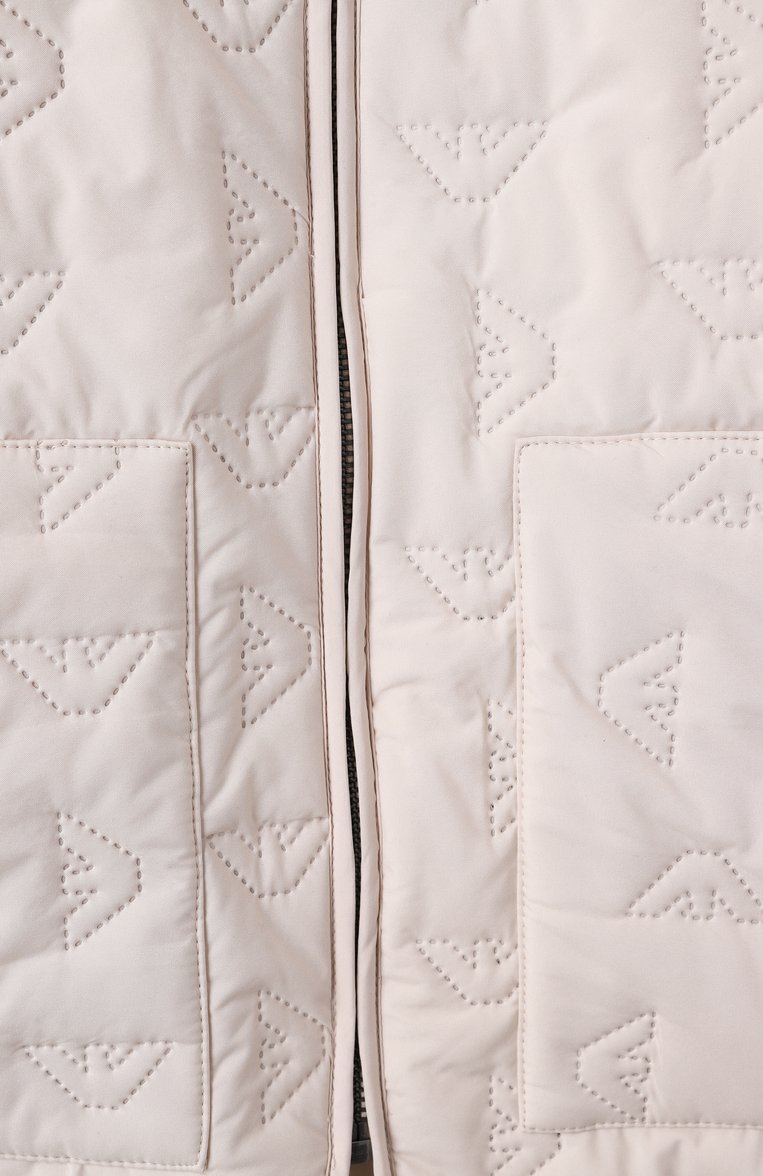 Детского утепленный бомбер EMPORIO ARMANI светло-бежевого цвета, арт. EB000196/AF13081 | Фото 3 (Рукава: Длинные; Материал сплава: Проставлено; Материал подклада: Синтетический материал; Драгоценные камни: Проставлено; Кросс-КТ: Демисезон, бомбер; Материал внешний: Синтетический материал; Ростовка одежда: 4 года | 104 см, 8 лет | 128 см, 6 лет | 116 см, 13 - 15 лет | 158 см, 10 - 11 лет | 140 - 146см, 16 лет | 164 см)