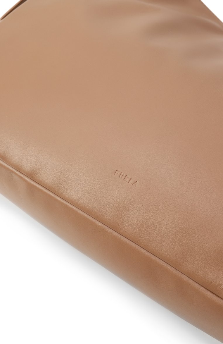 Женская сумка furla sfera soft large FURLA светло-коричневого цвета, арт. WB01365/BX3168 | Фото 3 (Материал: Натуральная кожа; Размер: large)
