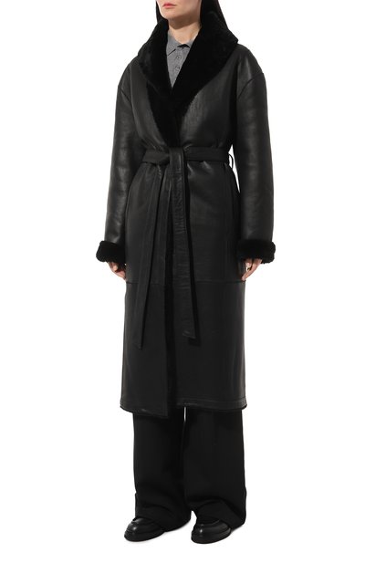 Двусторонняя дубленка из овчины BATS черного цвета по цене 160000 руб., арт. TC_12_, фото 3 Двусторонняя дубленка из овчины BATS, арт. TC_12_, фото 3