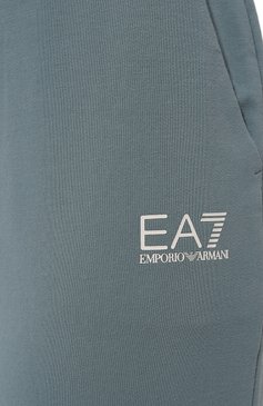 Женские хлопковые джоггеры EA7 голубого цвета, арт. 8NTP85/TJTXZ | Фото 5 (Длина (брюки, джинсы): Стандартные; Материал внешний: Хлопок; Материал сплава: Проставлено; Драгоценные камни: Проставлено; Силуэт Ж (брюки и джинсы): Джоггеры; Женское Кросс-КТ: Джоггеры - брюки; Стили: Кэжуэл)