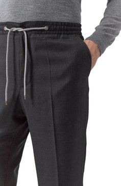 Мужские шерстяные брюки CORNELIANI темно-серого цвета, арт. 254L25-2517281 | Фото 5 (Материал сплава: Проставлено; Материал внешний: Шерсть; Длина (брюки, джинсы): Стандартные; Драгоценные камни: Проставлено; Стили: Кэжуэл; Случай: Повседневный)