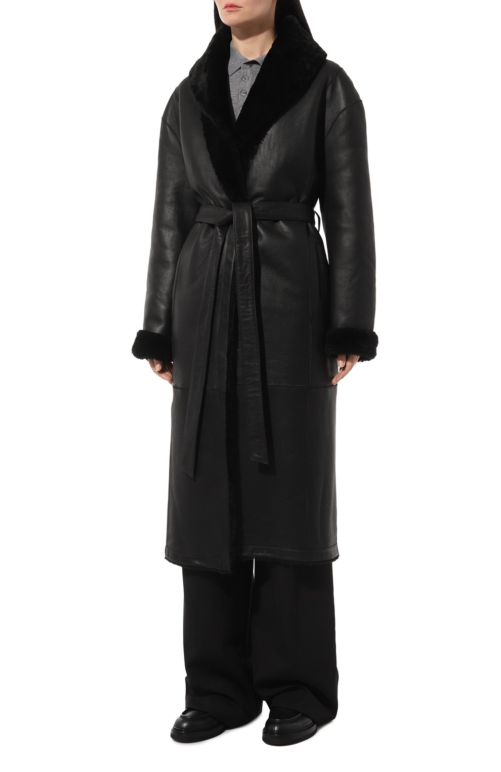 Двусторонняя дубленка из овчины BATS черного цвета по цене 160000 руб., арт. TC_12_, фото 3 Двусторонняя дубленка из овчины BATS, арт. TC_12_, фото 3