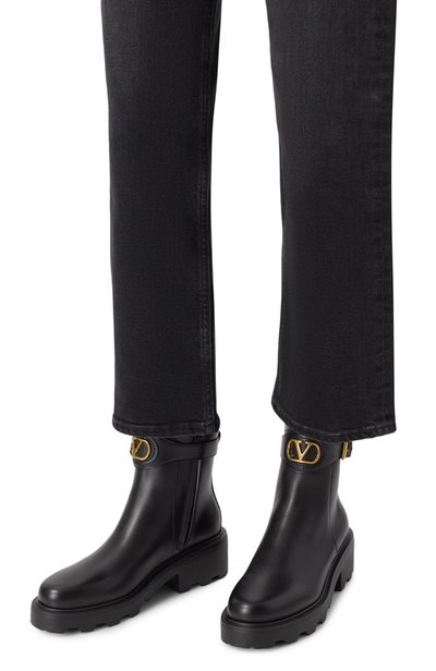 Кожаные ботинки vlogo VALENTINO черного цвета по цене 159000 руб., арт. 9W2S0MT5/BEK, фото 2 Кожаные ботинки vlogo VALENTINO, арт. 9W2S0MT5/BEK, фото 2