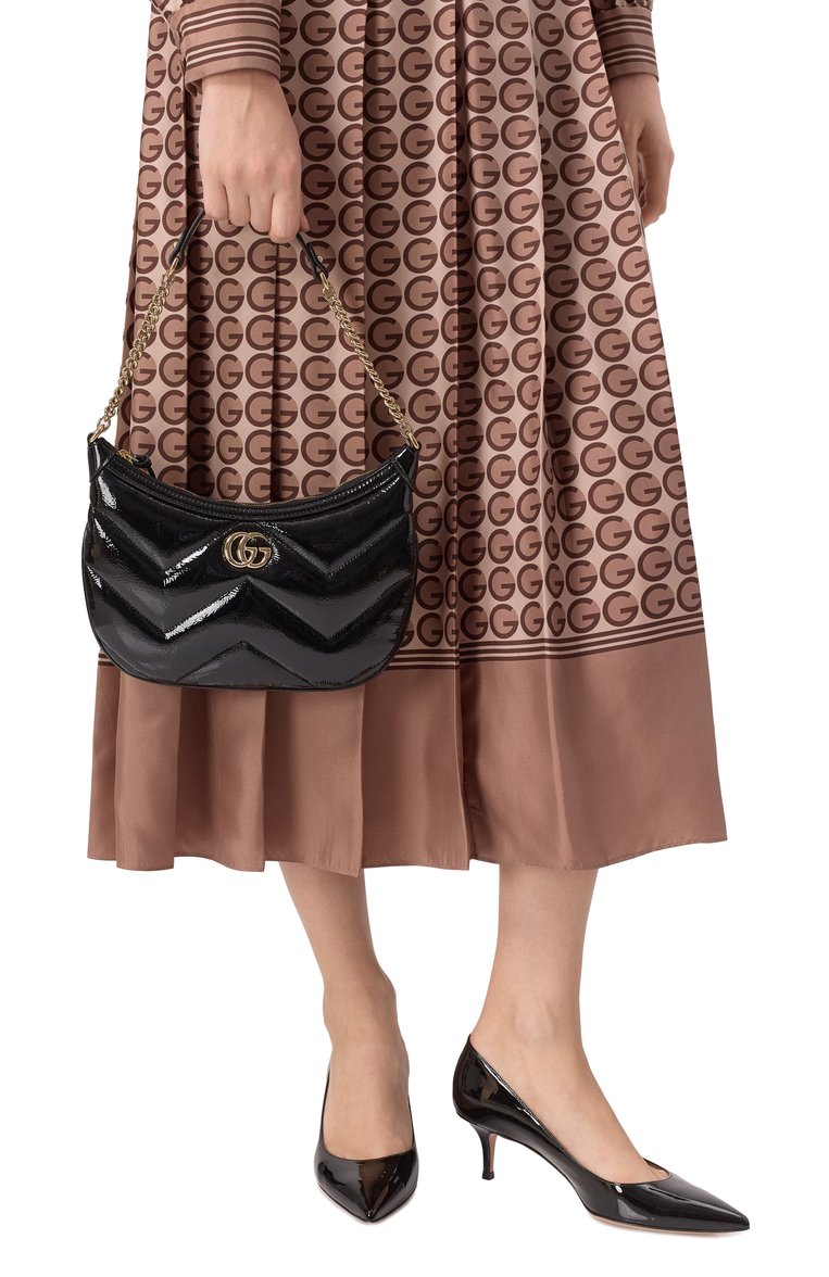 Женская сумка gg marmont small GUCCI черного цвета, арт. 777263/0AABA | Фото 2 (Размер: small; Материал: Натуральная кожа)