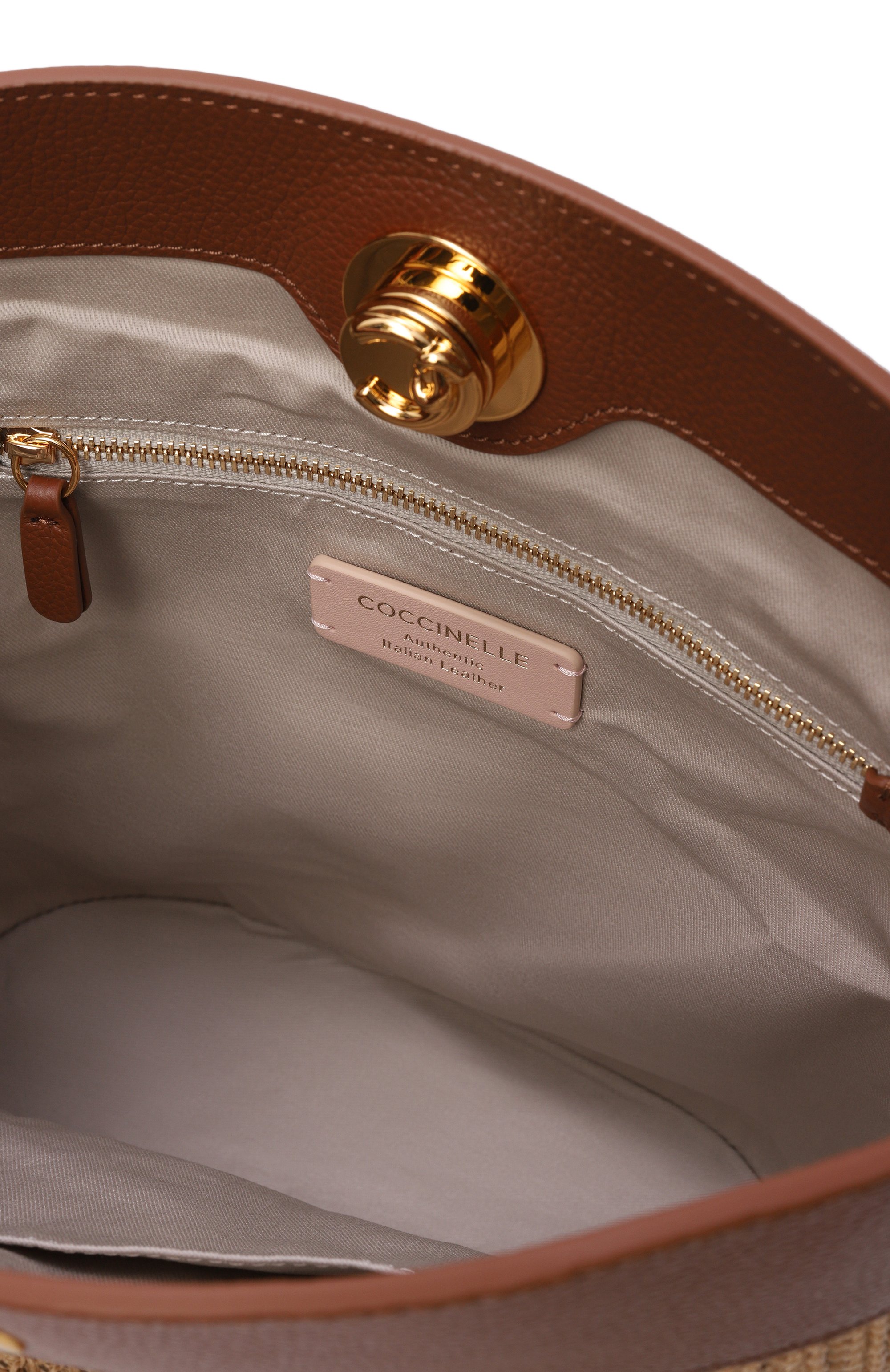 Сумка nikla straw COCCINELLE бежевого цвета по цене 33600 руб., арт. E1 UA0 23 01 01, фото 5 Сумка nikla straw COCCINELLE, арт. E1 UA0 23 01 01, фото 5