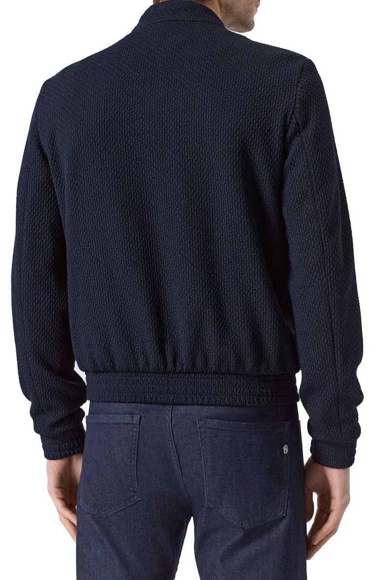 Мужской бомбер EMPORIO ARMANI темно-синего цвета, арт. EM000185/TE13908 | Фото 4 (Рукава: Длинные; Материал сплава: Проставлено; Драгоценные камни: Проставлено; Материал подклада: Синтетический материал; Длина (верхняя одежда): Короткие; Кросс-КТ: бомбер, Легкие; Принт: Без принта; Мужское Кросс-КТ: шерсть и кашемир; Стили: Кэжуэл)