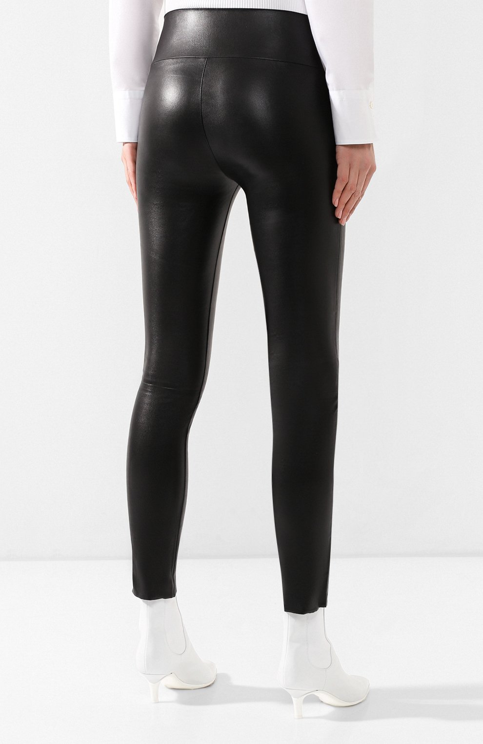 Кожаные легинсы SPRWMN черного цвета по цене 121500 руб., арт. CAP-002-L/CAPRI LEGGING, фото 4 Кожаные легинсы SPRWMN, арт. CAP-002-L/CAPRI LEGGING, фото 4