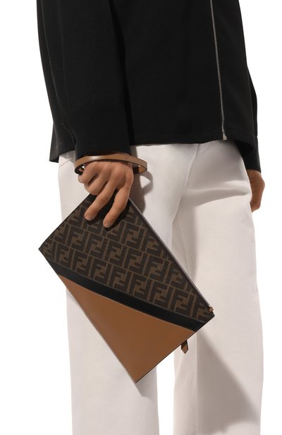 Футляр для документов fendi diagonal FENDI коричневого цвета по цене 87550 руб., арт. 7N0110 AJF8, фото 2 Футляр для документов fendi diagonal FENDI, арт. 7N0110 AJF8, фото 2