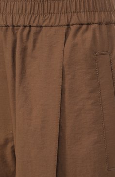 Женские хлопковые брюки BRUNELLO CUCINELLI коричневого цвета, арт. ML140P8721 | Фото 6 (Материал внешний: Хлопок; Материал сплава: Проставлено; Длина (брюки, джинсы): Стандартные; Драгоценные камни: Проставлено; Женское Кросс-КТ: Брюки-одежда; Силуэт Ж (брюки и джинсы): Широкие; Стили: Классический)